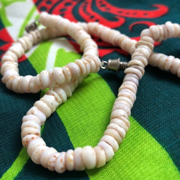 1960s Puka Shell Choker - Picture 4 of 5